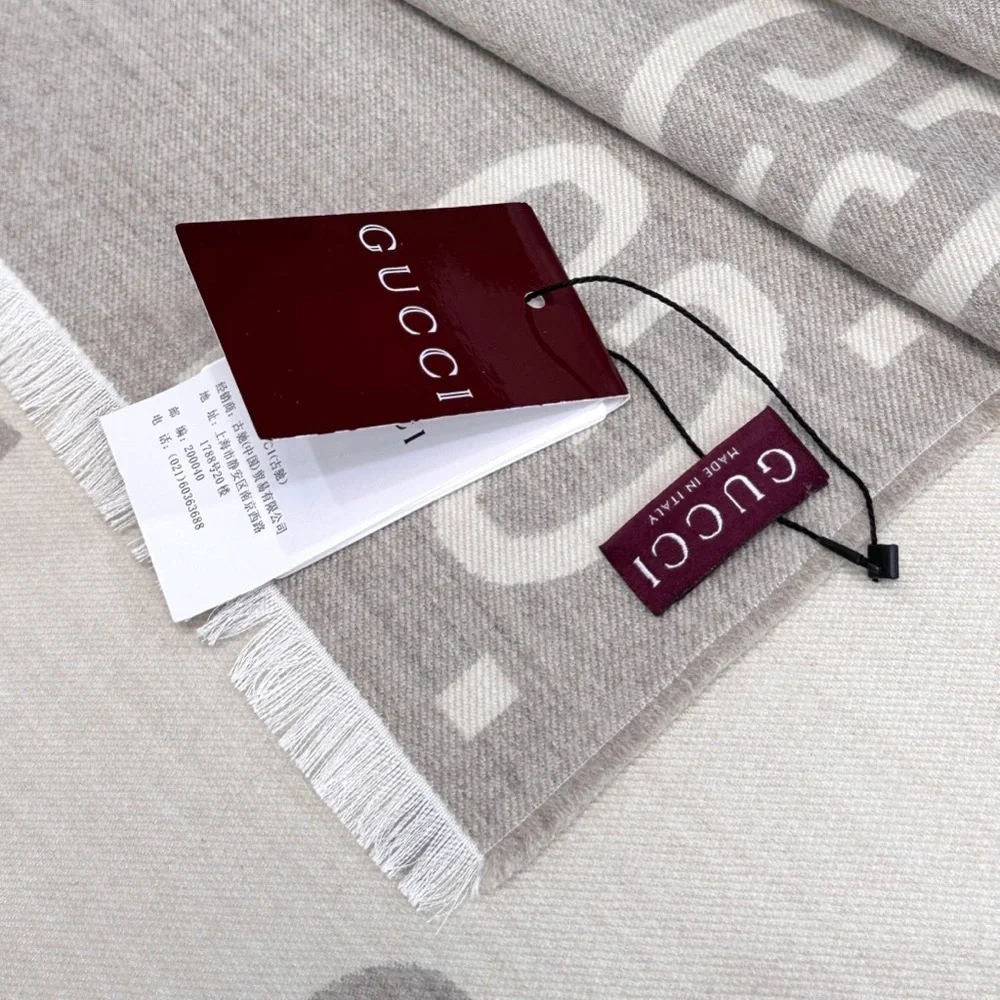 Gucci Reversible Beige & Ivory GG Logo Scarf